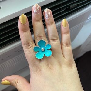 Cute 70’s inspired statement ring